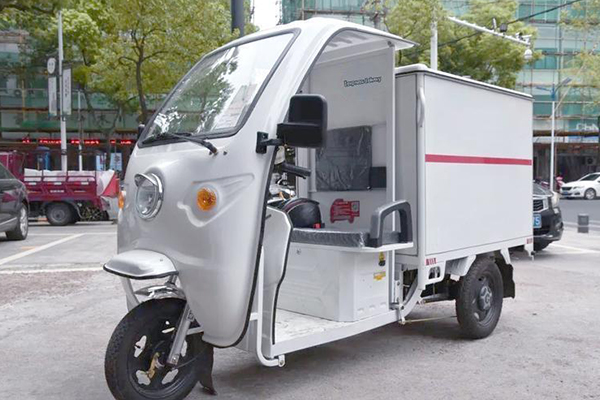 Urban delivery using low-speed electric vehicle