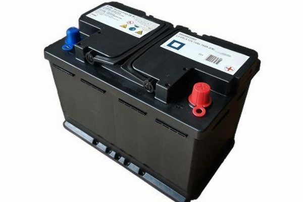 Battery cells for electric locomotives
