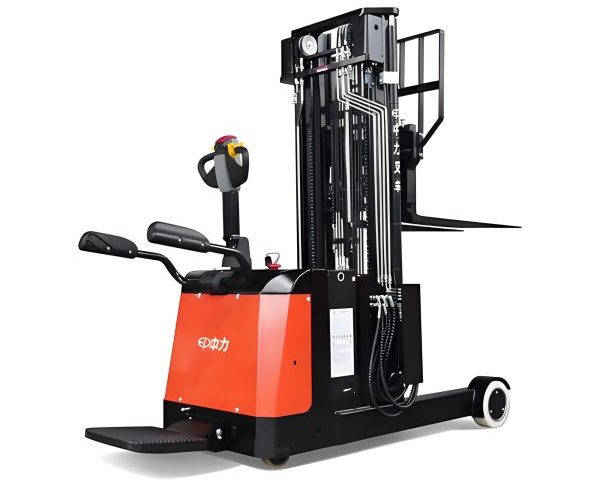 Electric reach truck